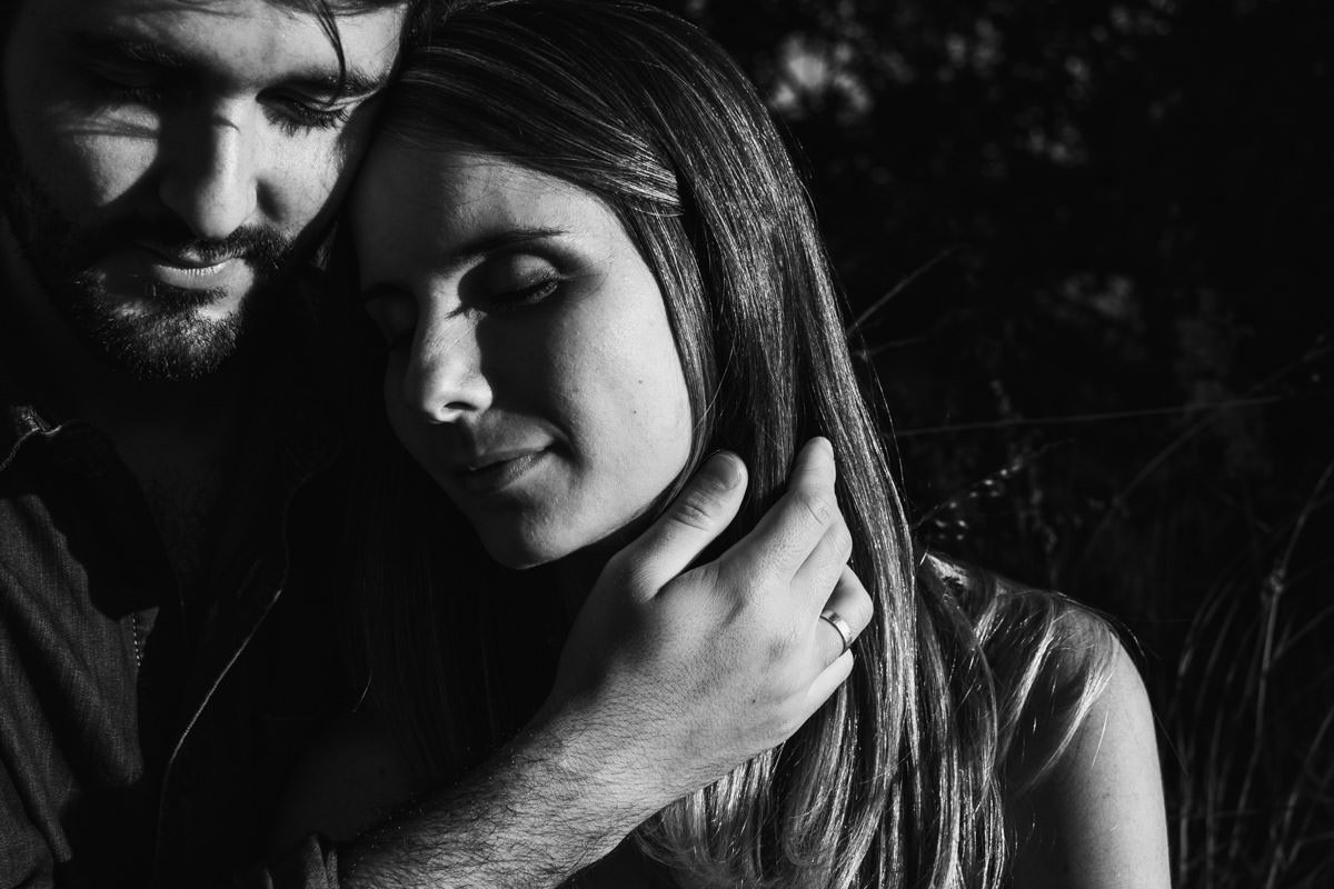 casal de noivos no ensaio pré-casamento serra do rola moça belo horizonte