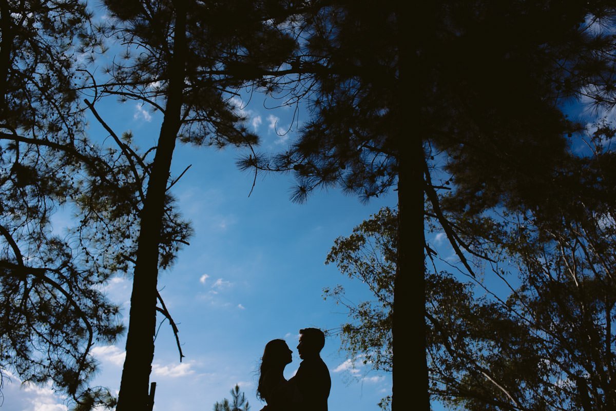 silhueta de casal no ensaio pré casamento belo horizonte