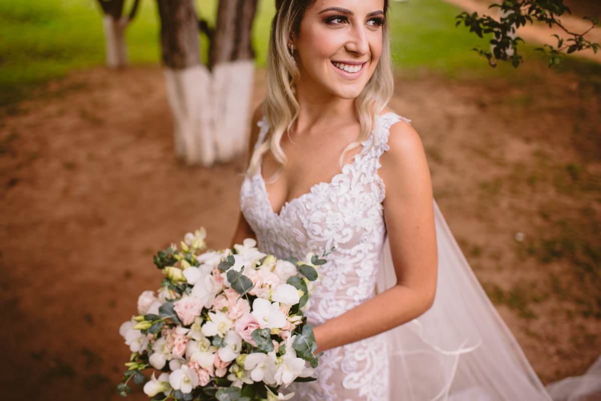 retrato de noiva em casamento de dia em itabira