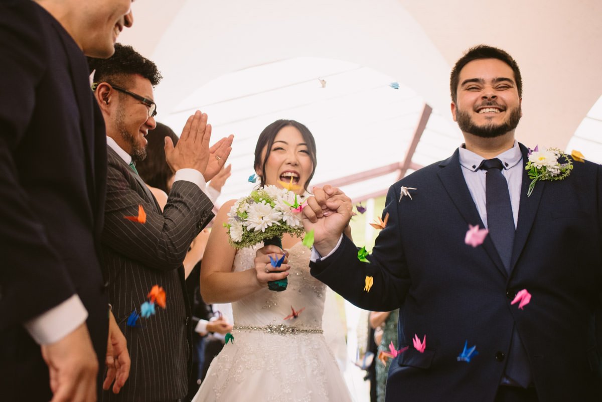 saída dos noivos com chuva de tsurus casamento belo horizonte le gras fotografia