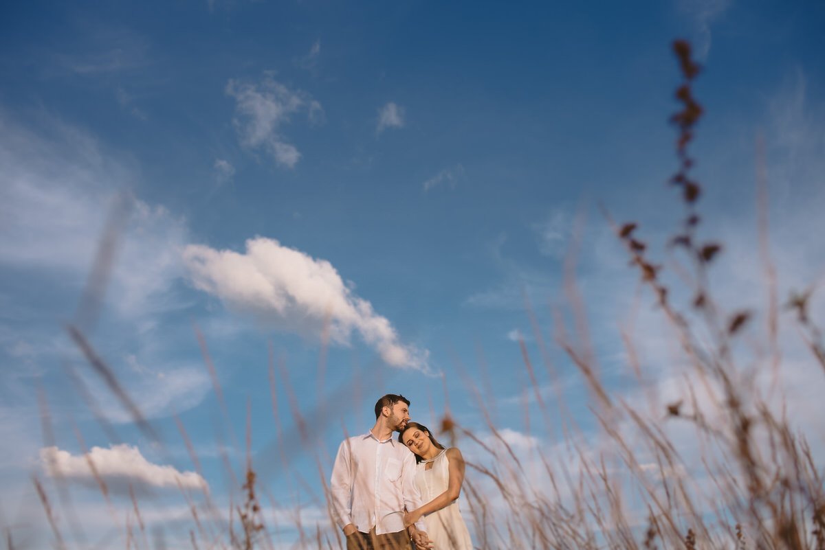 ensaio pré-wedding no pôr-do-sol em belo horizonte, fotógrafos de casamento bh